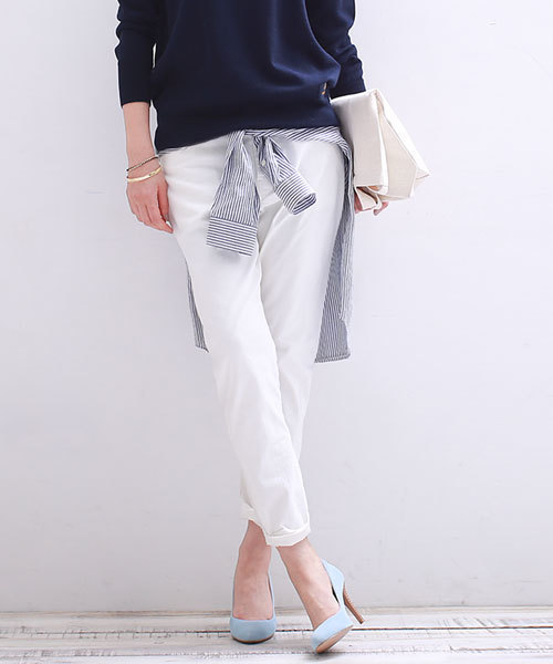 NANO universe（ナノユニバース）の「【MORE5月号掲載】 カラーjegginny（その他パンツ・レディース・サーモンピンク/ブラック/オフホワイト/グレイッシュベージュ/ネイビー/サックスブルー/ライトイエロー・38/36/34/32）」の2枚目の写真