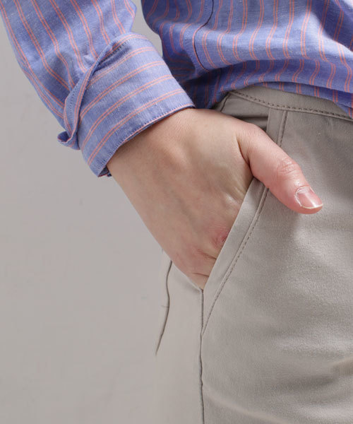 NANO universe（ナノユニバース）の「【MORE5月号掲載】 カラーjegginny（その他パンツ・レディース・サーモンピンク/ブラック/オフホワイト/グレイッシュベージュ/ネイビー/サックスブルー/ライトイエロー・38/36/34/32）」の12枚目の写真