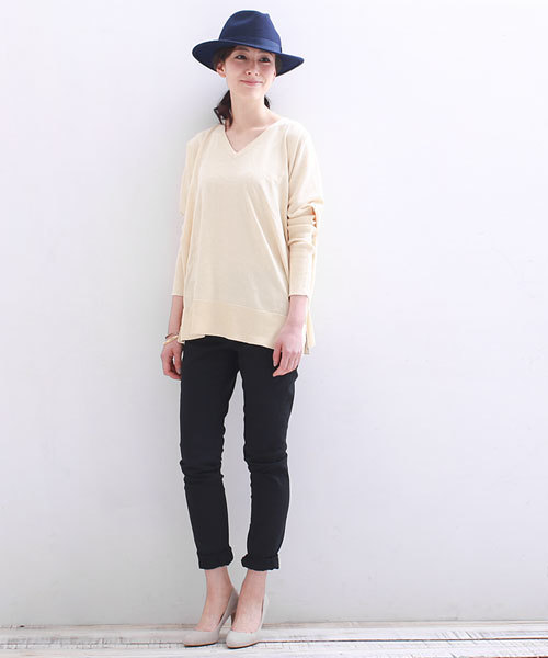 NANO universe（ナノユニバース）の「【MORE5月号掲載】 カラーjegginny（その他パンツ・レディース・サーモンピンク/ブラック/オフホワイト/グレイッシュベージュ/ネイビー/サックスブルー/ライトイエロー・38/36/34/32）」の16枚目の写真