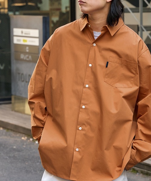 MONO-MART(モノマート)の「オーバールーズブロードレギュラーカラーL/Sシャツ ビッグシルエット長袖シャツ(シャツ/ブラウス・メンズ・ホワイト/イエロー/ブルー/グリーン/ブルー系その他/グレー系/グリーン系/ブルー系/イエロー系/ブラック系/ブラック/カーキ系/ブラック系2/ブラウン系/ブルー系1/オレンジ/グレー系1・M/L)」の19枚目の写真