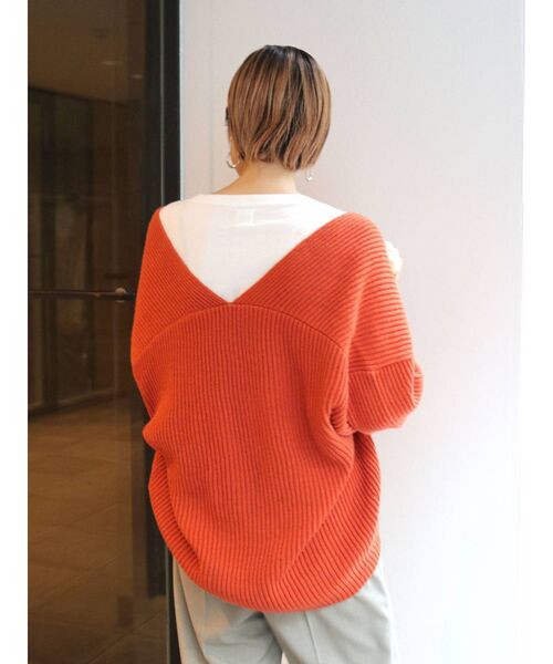 Ungrid（アングリッド）の「BRiCO Vネックルーズニット（ニット/セーター・レディース・オレンジ/ブラウン/グリーン・FREE）」の19枚目の写真
