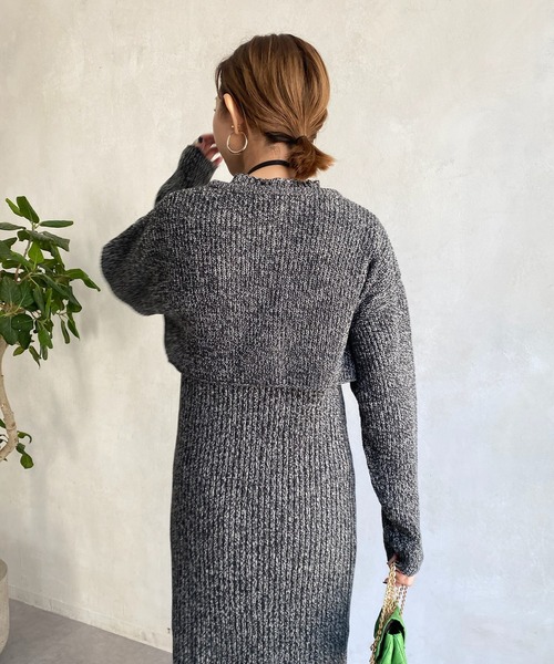 DouDou(ドゥドゥ)の「【WEB限定】ショート丈プルオーバー+リブニットワンピース(セットアップ・レディース・チャコールグレー/ベージュ・FREE)」の11枚目の写真