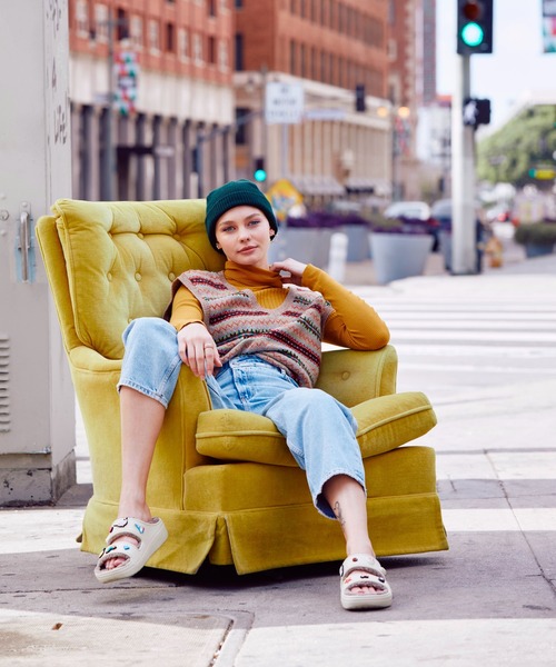 crocs（クロックス）の「クロックス クラシック コージー サンダル サンダル / crocs Classic Cozzzy Sandal（サンダル・レディース・ホワイト/アイボリー/ボルドー/ブラック×ブラック/バイオレット/イエロー系その他/アクア/パープル/ブルー・22cm/23cm/24cm/25cm/26cm/27cm/28cm/29cm/21cm）」の18枚目の写真