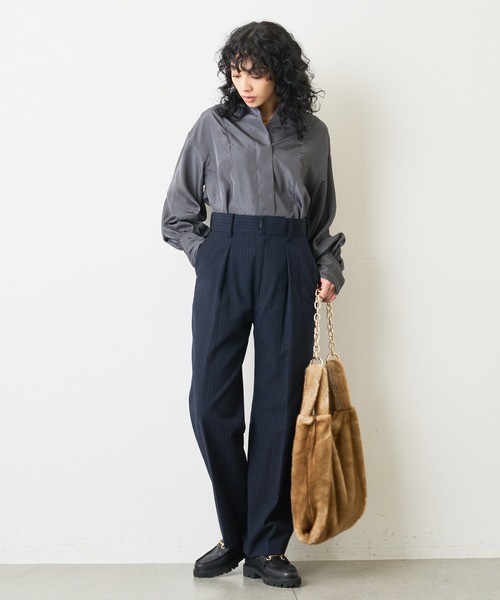 Whim Gazette（ウィムガゼット）の「サテンスタンドカラーシャツ