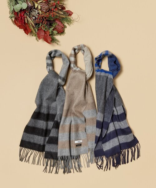 TAKEO KIKUCHI（タケオキクチ）の「◆【洗えるカシミヤ】パネルボーダーマフラー（マフラー・メンズ・ブラック系2/ネイビー系2/ベージュ系2・00）」の4枚目の写真