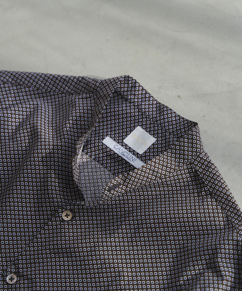 EDIFICE（エディフィス）の「【CANCLINI / カンクリー二】パターン バンドカラーシャツ（シャツ/ブラウス・メンズ・ブラウン/ブルー・X-LARGE/MEDIUM/LARGE/SMALL）」の4枚目の写真