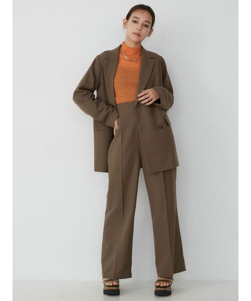 MURUA(ムルーア)の「ハイウエストタックパンツ【セットアップ着用可能】(スラックス・レディース・ベージュ/ダークグレー/ブラウン/ブルー・1/2)」の7枚目の写真