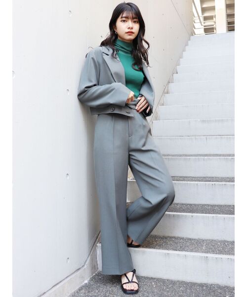 MURUA(ムルーア)の「ハイウエストタックパンツ【セットアップ着用可能】(スラックス・レディース・ベージュ/ダークグレー/ブラウン/ブルー・1/2)」の15枚目の写真