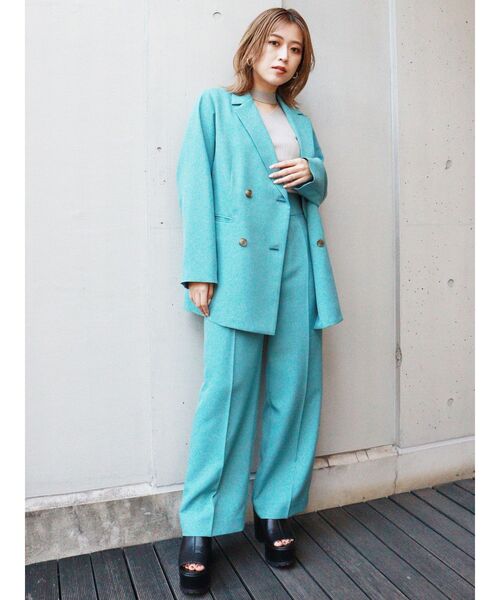 MURUA(ムルーア)の「ハイウエストタックパンツ【セットアップ着用可能】(スラックス・レディース・ベージュ/ダークグレー/ブラウン/ブルー・1/2)」の22枚目の写真