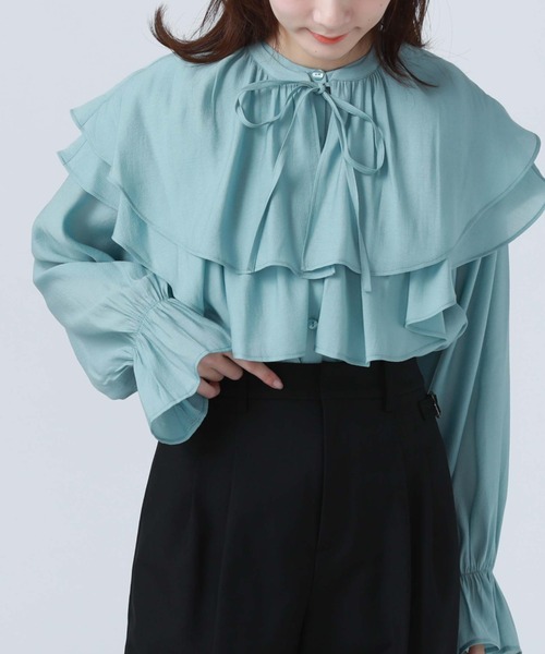 ギャザーカラー付きフリルブラウス
