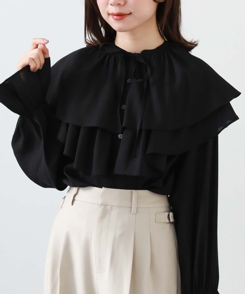 ギャザーカラー付きフリルブラウス