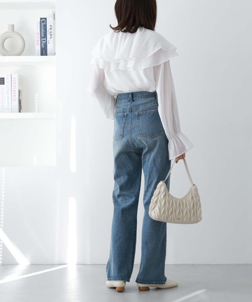 ギャザーカラー付きフリルブラウス