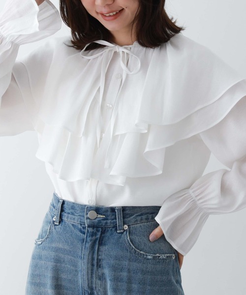 ギャザーカラー付きフリルブラウス