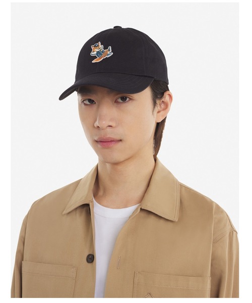 Maison Kitsune（メゾンキツネ）の「DRESSED FOX 6P CAP（キャップ・メンズ・ネイビー・U）」の4枚目の写真
