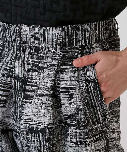 tk.TAKEO KIKUCHI(ティーケータケオキクチ)の「◆アブストラクトワイドストレートパンツ(その他パンツ・メンズ・ブルー系8/ブラック系3・02/03)」の8枚目の写真