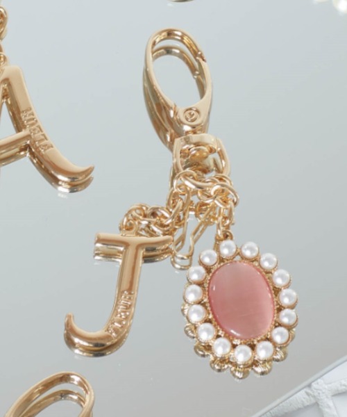 Maison de FLEUR(メゾンドフルール)の「イニシャルパールビジューキーホルダー(キーホルダー・レディース・M/I/C/H/K/Y/F/S/A/T/E/D/L/J/R/N/G・FREE)」の9枚目の写真