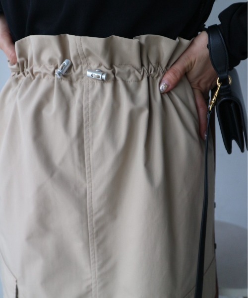 TRUNC（トランクエイティーエイト）の「Drawstring Cargo Skirt（スカート・レディース・ベージュ/ブラック・FREE）」の13枚目の写真