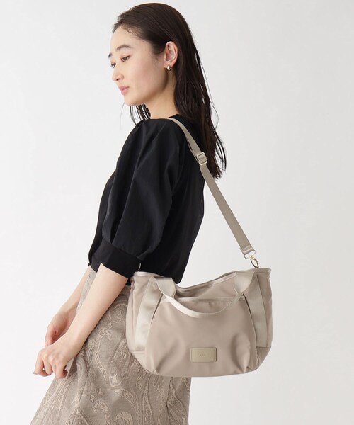 OPAQUE.CLIP（オペークドットクリップ）の「◆ポリエステルミドルサイズトートバッグ【2WAY】（トートバッグ・レディース・ブラック/ベージュ/ライトグレー・00）」の18枚目の写真