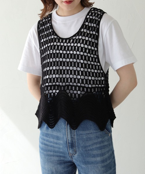 HER CLOSET（ハークローゼット）の「 【HER CLOSET】WEB限定クロシェベスト WEB LIMITED CROCHET VEST（ベスト・レディース・オフホワイト/ブラック・M）」の2枚目の写真