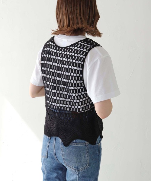 HER CLOSET（ハークローゼット）の「 【HER CLOSET】WEB限定クロシェベスト WEB LIMITED CROCHET VEST（ベスト・レディース・オフホワイト/ブラック・M）」の14枚目の写真