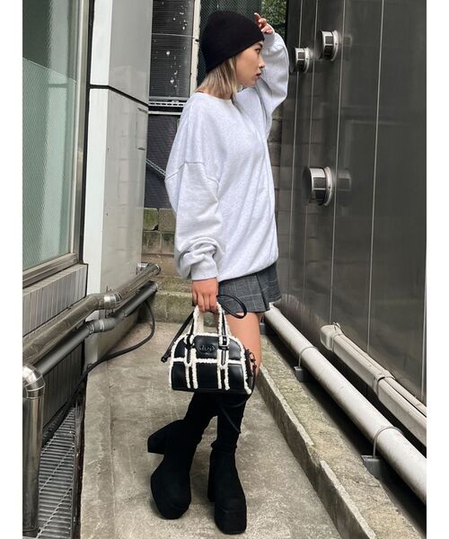 EMODA（エモダ）の「エンブレムマークスウェット（スウェット・レディース・ホワイト/ブラック/ベージュ/グレー・FREE）」の5枚目の写真