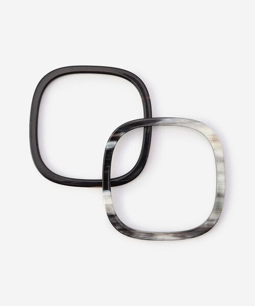 Bshop（ビショップ）の「CATH･S | SQUARE HORN BANGLE SET WOMEN（バングル/リストバンド・レディース・ブラック/ベージュ/ブラウン・ONE）」の2枚目の写真
