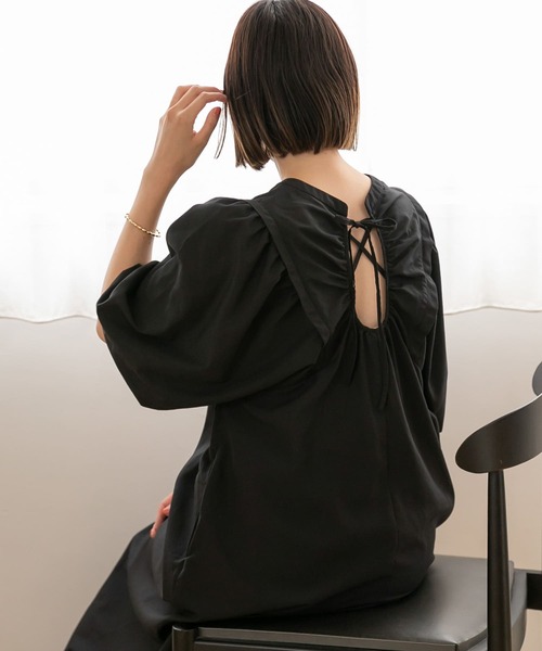 URBAN RESEARCH Sonny Label（アーバンリサーチサニーレーベル）の「『UR TECH』バックオープンワンピース（ワンピース・レディース・グレー系その他/ブラック/パープル・FREE）」の2枚目の写真