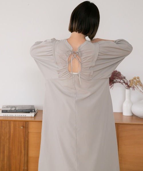 URBAN RESEARCH Sonny Label（アーバンリサーチサニーレーベル）の「『UR TECH』バックオープンワンピース（ワンピース・レディース・グレー系その他/ブラック/パープル・FREE）」の18枚目の写真