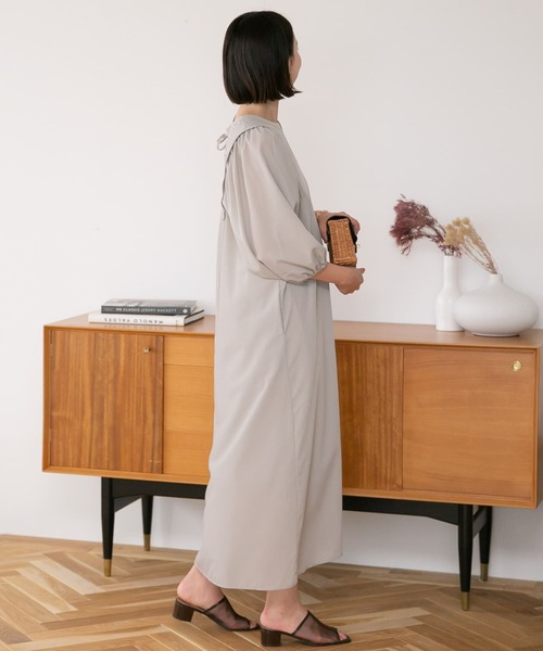 URBAN RESEARCH Sonny Label（アーバンリサーチサニーレーベル）の「『UR TECH』バックオープンワンピース（ワンピース・レディース・グレー系その他/ブラック/パープル・FREE）」の21枚目の写真