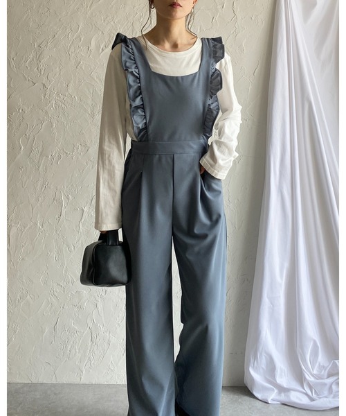 She's Closet(シーズクローゼット)の「肩フリルショルダーハイウエストロング丈ストレートオールインワンサロペットパンツ(サロペット/オーバーオール・レディース・ブラック/ダークパープル/ブルー・FREE)」の14枚目の写真
