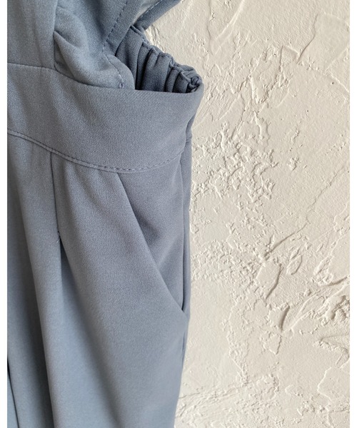 She's Closet(シーズクローゼット)の「肩フリルショルダーハイウエストロング丈ストレートオールインワンサロペットパンツ(サロペット/オーバーオール・レディース・ブラック/ダークパープル/ブルー・FREE)」の9枚目の写真