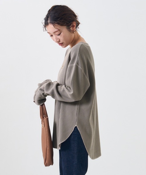 FREAK'S STORE(フリークスストア)の「限定展開 ワッフル クルーネック チュニック プルオーバー(Tシャツ/カットソー・レディース・ナチュラル/グレー/ブラック/ベージュ/オレンジ/パープル/オリーブ・フリ-)」の4枚目の写真