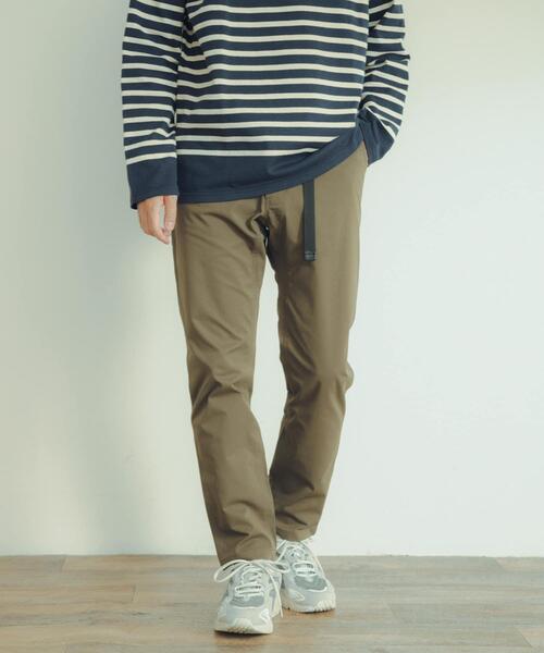 ITEMS URBANRESEARCH（アイテムズ アーバンリサーチ）の「スリムテーパード クライミングパンツ（その他パンツ・メンズ・ブラック/ベージュ/カーキ・LARGE/MEDIUM）」の3枚目の写真