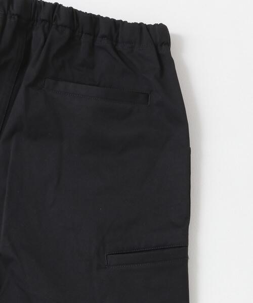 ITEMS URBANRESEARCH（アイテムズ アーバンリサーチ）の「スリムテーパード クライミングパンツ（その他パンツ・メンズ・ブラック/ベージュ/カーキ・LARGE/MEDIUM）」の15枚目の写真