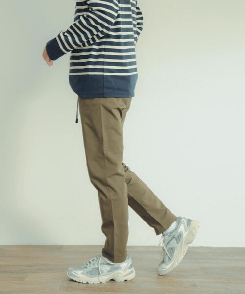 ITEMS URBANRESEARCH（アイテムズ アーバンリサーチ）の「スリムテーパード クライミングパンツ（その他パンツ・メンズ・ブラック/ベージュ/カーキ・LARGE/MEDIUM）」の12枚目の写真