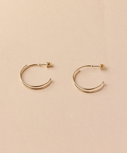 Phoebe(フィービィー)の「ラインアップフープピアス(ピアス(両耳用)・レディース・イエローゴールド・FREE)」の6枚目の写真