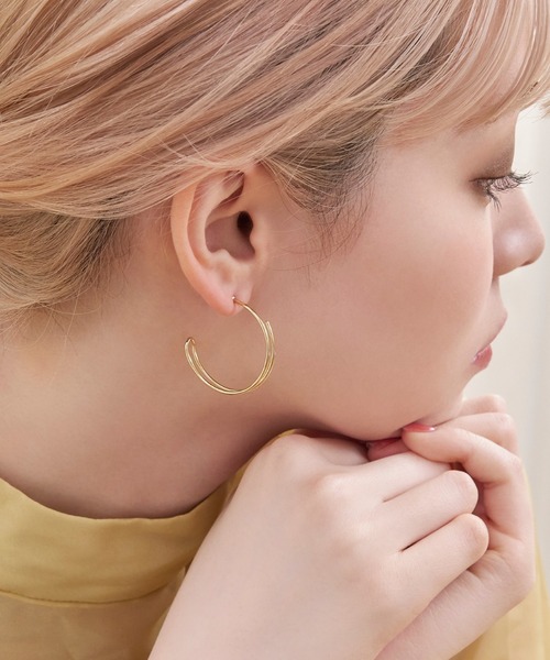 Phoebe(フィービィー)の「ラインアップフープピアス(ピアス(両耳用)・レディース・イエローゴールド・FREE)」の8枚目の写真