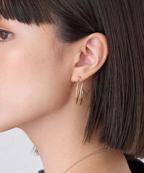 Phoebe(フィービィー)の「ラインアップフープピアス(ピアス(両耳用)・レディース・イエローゴールド・FREE)」の11枚目の写真