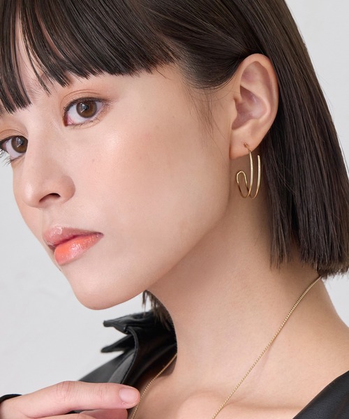 Phoebe(フィービィー)の「ラインアップフープピアス(ピアス(両耳用)・レディース・イエローゴールド・FREE)」の12枚目の写真