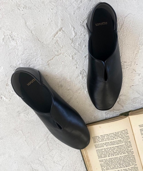 SOROTTO（ソロット）の「ふかふかインソール/スリットデザインの2wayぺたんこフラットソールシューズ/バブーシュ（パンプス・レディース・ブラウン/ブルー/ゴールド/サーモンピンク/ブラック・23.5cm/24.0cm/24.5cm/22.0cm/25.0cm/22.5cm/23.0cm）」の6枚目の写真