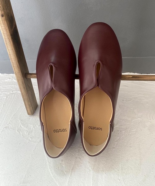 SOROTTO（ソロット）の「ふかふかインソール/スリットデザインの2wayぺたんこフラットソールシューズ/バブーシュ（パンプス・レディース・ブラウン/ブルー/ゴールド/サーモンピンク/ブラック・23.5cm/24.0cm/24.5cm/22.0cm/25.0cm/22.5cm/23.0cm）」の8枚目の写真