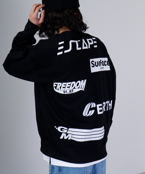 FUNALIVE（ファンアライブ）の「Fleece lining print loose fit sweatshirt / 裏起毛プリント ルーズフィットスウェット unisex（スウェット・メンズ・ブラック系/チャコールグレー/チャコール/ブラック系1/ホワイト系/ベージュ/杢グレー/ブラック/ネイビー/ブラック系2/ネイビー系/ダークグレー/ブラック系4/ベージュ系/ブラック系3/グレー系1/ホワイト/ホワイト系2・XL/L/M）」の7枚目の写真