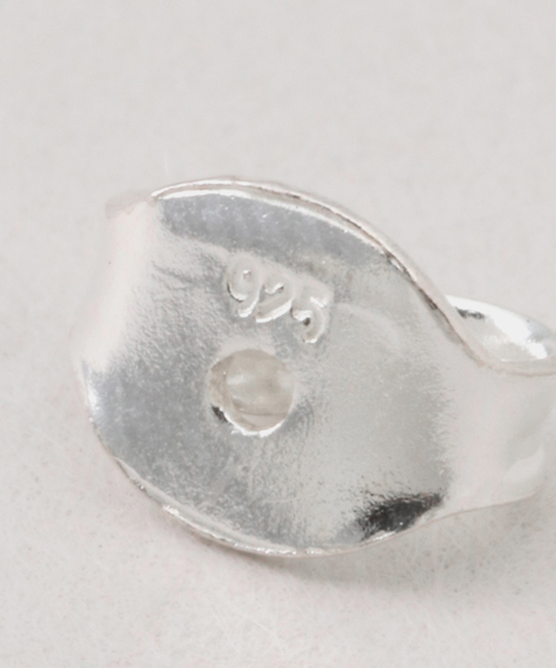 La TOTALITE（ラトータリテ）の「【NINA&JULES/ニナ・エ・ジュール】Heart ピアス（ピアス（両耳用）・レディース・シルバー・FREE）」の4枚目の写真