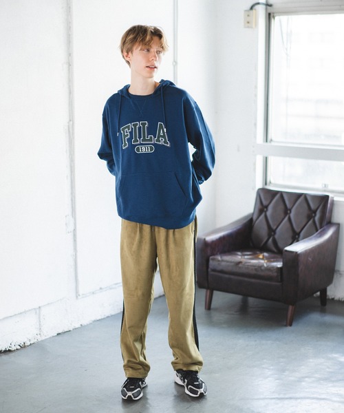FILA(フィラ)の「【FILA】カレッジワッペン パーカー(パーカー・メンズ・カーキ/ブルー/ワイン・M/L/LL)」の14枚目の写真
