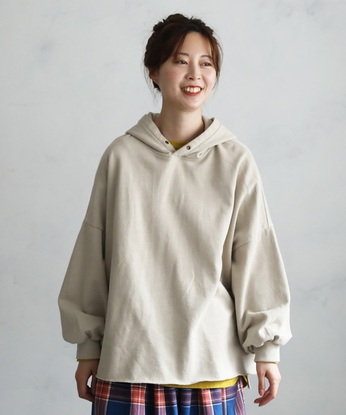 soulberry（ソウルベリー）の「フレアなパーカー（スウェット・レディース・スミクロ/グレイッシュベージュ・M～Ｌ/LL～3L）」の12枚目の写真