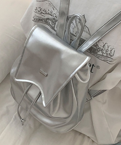Dewlily(デューリリー)の「フェイクレザーリュック(バックパック/リュック・レディース・ホワイト/ピンク/シルバー/ブラック・FREE)」の8枚目の写真