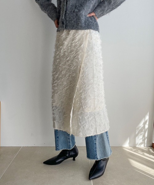 LOWRYS FARM（ローリーズファーム）の「ジャガードラップスカート　988565（スカート・レディース・アイボリー/ブラック・LONG/SHORT）」の11枚目の写真