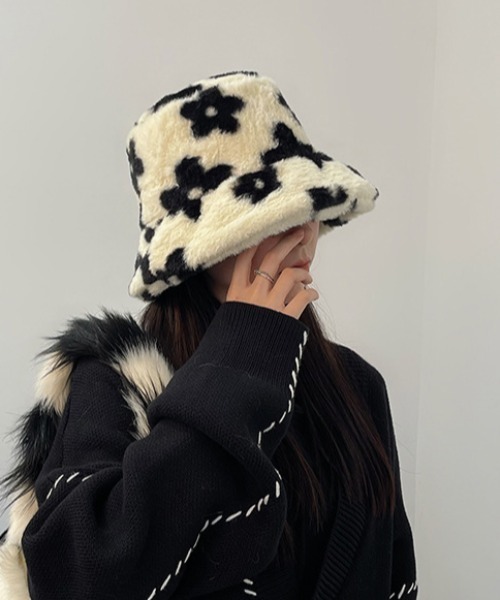 LAC-VERT（ラック・ヴェール）の「フラワー柄 フェイクファー ボリューミーバケットハット（ハット・レディース・グリーン/パープル/ブラック/オレンジ・FREE）」の20枚目の写真