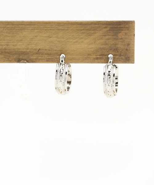 チャイハネ（チャイハネ）の「【チャイハネ】シンプルフープピアス（ピアス（両耳用）・レディース・ゴールド/シルバー/ブラック・FREE）」の7枚目の写真