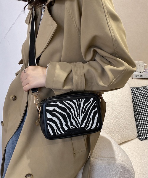 Miniministore（ミニミニストア）の「ミニ ショルダーバッグ レトロ風バッグ（ショルダーバッグ・レディース・ブラウン系1/ブラック系2/ブラウン系2/ブラック系1・FREE）」の2枚目の写真